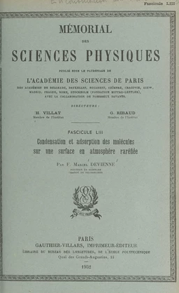 Condensation et adsorption des molécules sur une surface en atmosphère raréfiée